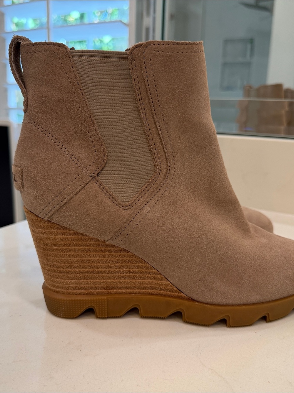 Sorel Joan Uptown Wedge Ankle Boots Size 8 1/2 Tan